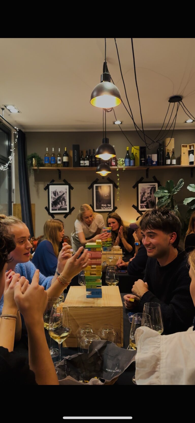 Lass uns spielen! bei Wine & Games in München