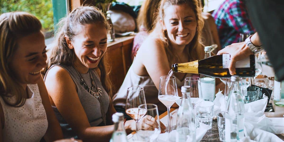 Learnign by Drinking bei einer Weinverkostung in der Nähe